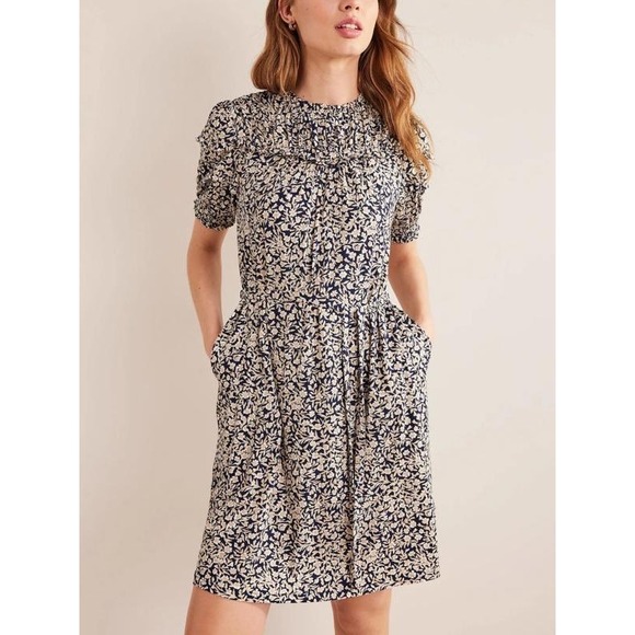 Boden Dresses & Skirts - Boden Navy Floral Puff Sleeve Ruffled Yoke Jersey Dress Pockets US 8L UK 12L